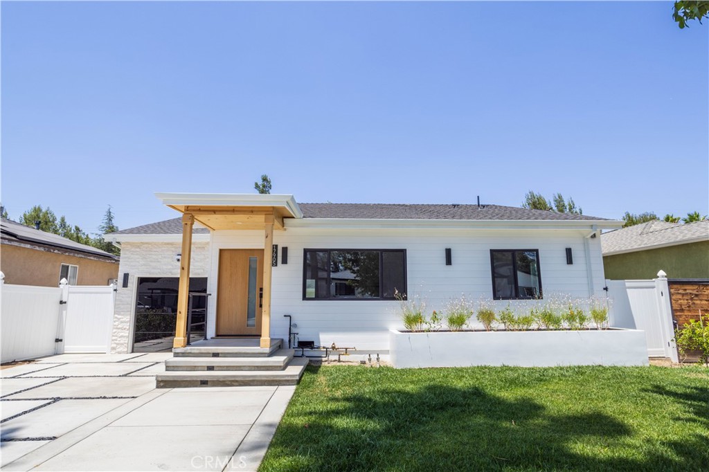 17905 Bullock Street