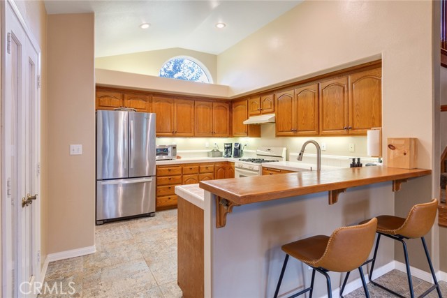 Image 46 of 66 For 39065 Oak Glen Road