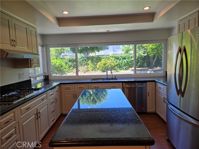 Detail Gallery Image 16 of 37 For 1026 Damascus Cir, Costa Mesa,  CA 92626 - 5 Beds | 3 Baths