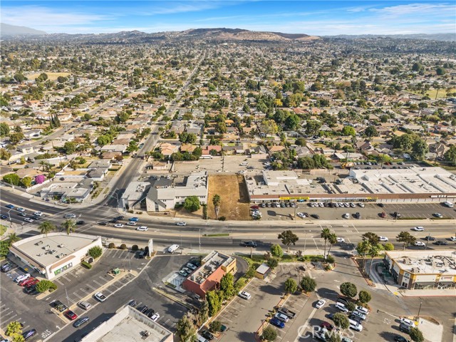 Detail Gallery Image 14 of 20 For 1340 N Hacienda Bld, La Puente,  CA 91744 - – Beds | – Baths