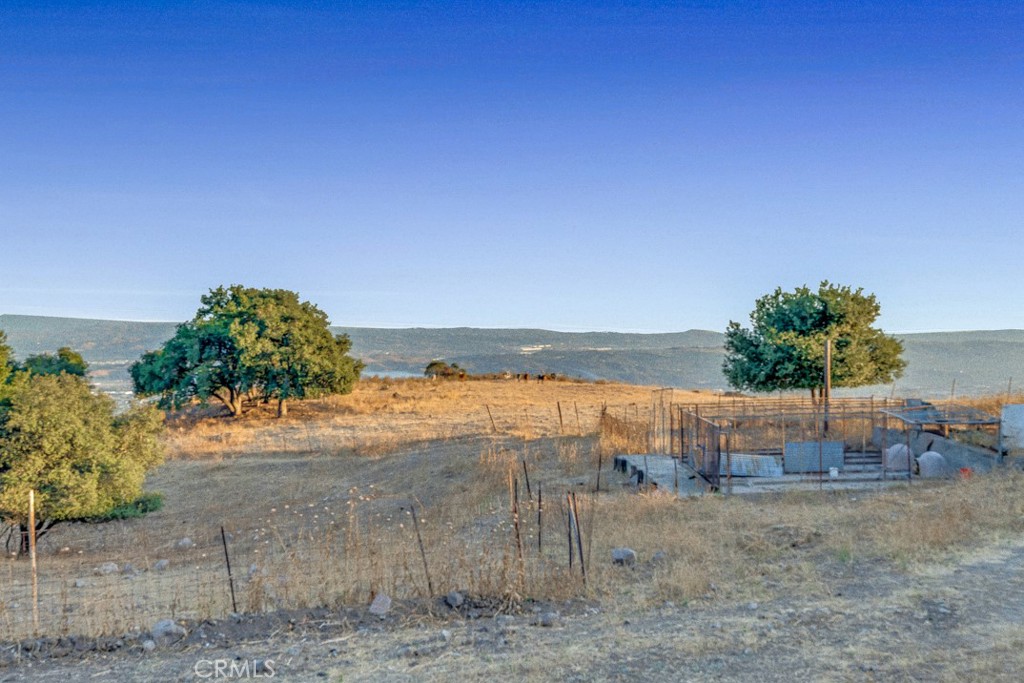 https://media.crmls.org/medias/1d0f520e-0432-44cd-8628-312b5bb5c305.jpg?preset=X-Large