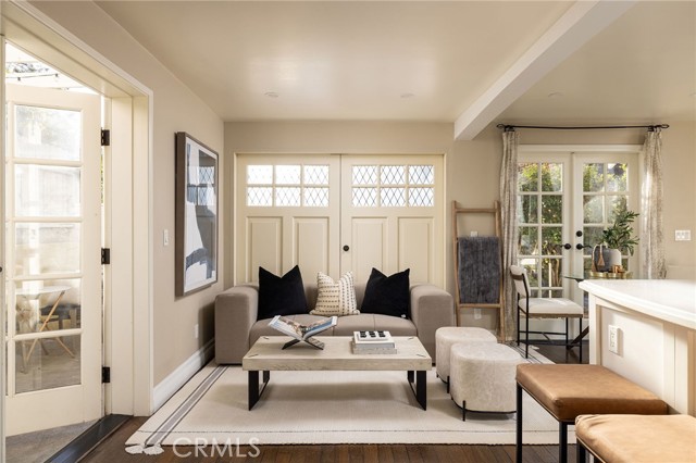 Detail Gallery Image 2 of 38 For 31590 Jewel Ave, Laguna Beach,  CA 92651 - 2 Beds | 2/1 Baths