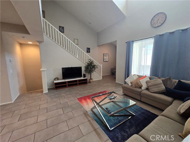 1865 Orizaba Avenue, Signal Hill CA: https://media.crmls.org/medias/1d0f63fc-549f-4c20-92d9-d8795f7c5a24.jpg