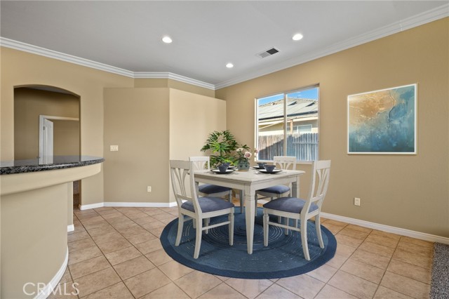 Detail Gallery Image 12 of 39 For 9600 Lake Superior Dr, Bakersfield,  CA 93312 - 4 Beds | 3/1 Baths