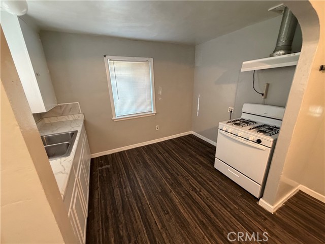Detail Gallery Image 9 of 12 For 8529 Oleander Ave #4,  Fontana,  CA 92335 - 2 Beds | 1 Baths