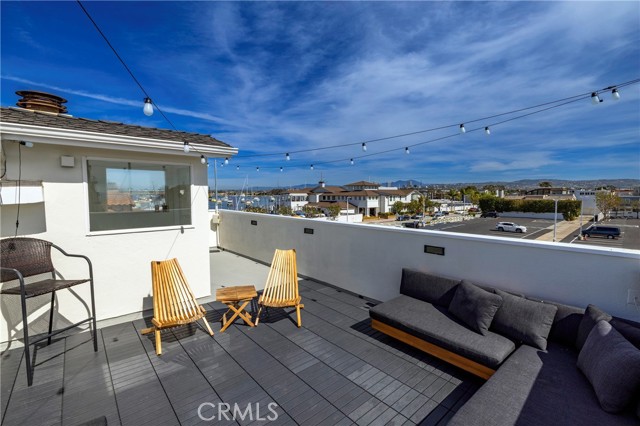 Detail Gallery Image 5 of 22 For 203 8th, Newport Beach,  CA 92661 - – Beds | – Baths