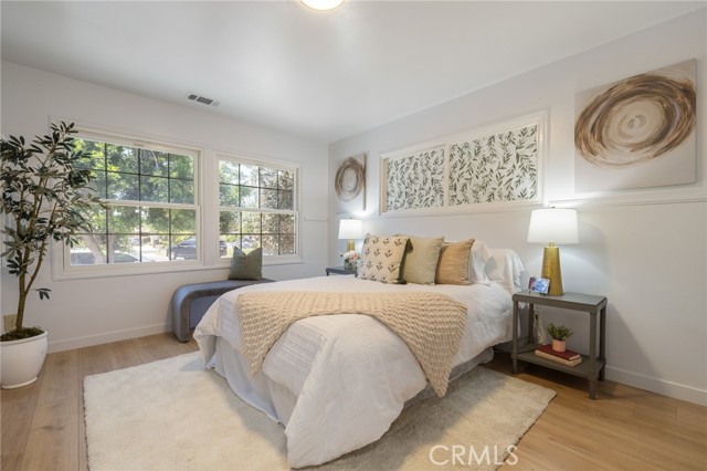11012 Montgomery Avenue, Granada Hills CA: https://media.crmls.org/medias/1d10b318-c99e-400d-9d8f-0d3b1e30cb66.jpg