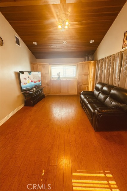 22252 Bassett Street, Canoga Park CA: https://media.crmls.org/medias/1d11721a-748f-425d-b691-e1d7b5d32d39.jpg