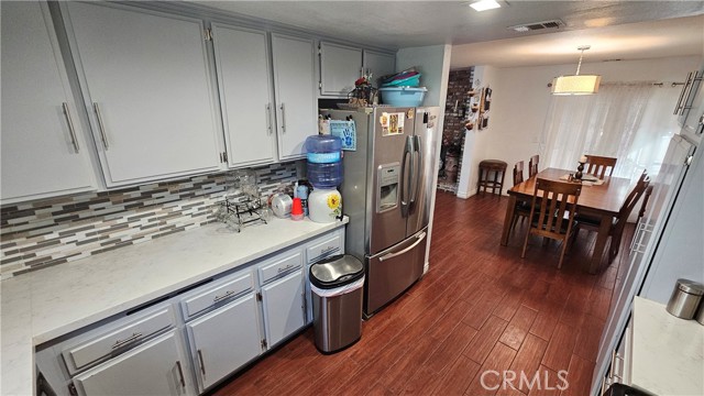 Detail Gallery Image 15 of 32 For 1820 E Avenue J 10, Lancaster,  CA 93535 - 4 Beds | 3 Baths