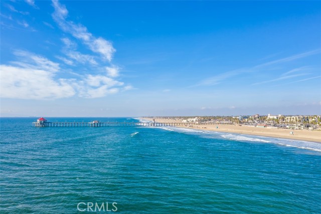 Detail Gallery Image 1 of 1 For 200 Pacific Coast Hwy #211,  Huntington Beach,  CA 92648 - 2 Beds | 2 Baths