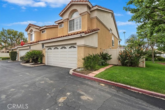 Detail Gallery Image 3 of 33 For 1101 Portofino Ct #103,  Corona,  CA 92881 - 3 Beds | 2/1 Baths