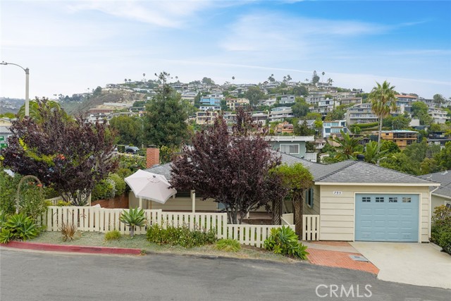 795 Saint Anns Drive, Laguna Beach CA: https://media.crmls.org/medias/1d12a1c1-3654-426f-a0da-3d99b4c69582.jpg