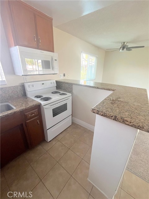 Detail Gallery Image 8 of 31 For 931 W 19th St #31,  Costa Mesa,  CA 92627 - 1 Beds | 1 Baths