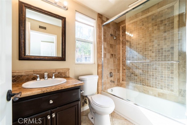 Detail Gallery Image 14 of 52 For 6 Roseleaf, Irvine,  CA 92620 - 5 Beds | 3/1 Baths