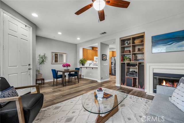 Detail Gallery Image 10 of 27 For 154 via Katrina, Newbury Park,  CA 91320 - 2 Beds | 2/1 Baths