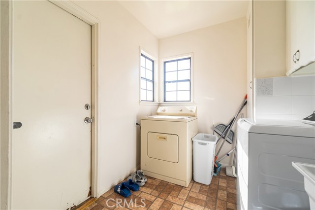 Detail Gallery Image 8 of 27 For 1457 W 1st, San Pedro,  CA 90732 - 3 Beds | 2 Baths