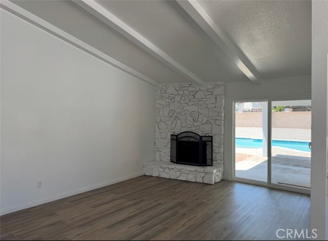 Detail Gallery Image 3 of 13 For 18260 Bonnie Ln, Fontana,  CA 92335 - 3 Beds | 2 Baths