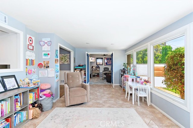 902 E Cypress, Glendora CA: https://media.crmls.org/medias/1d13ff2b-8324-498e-bdca-bf7825d876dc.jpg