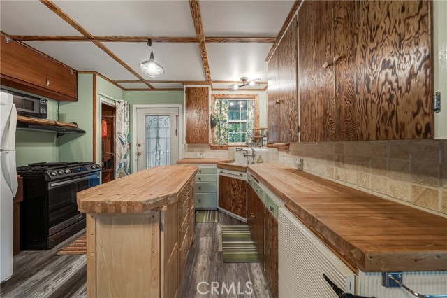 Detail Gallery Image 6 of 47 For 16179 Madrone, Cobb,  CA 95426 - 1 Beds | 1 Baths