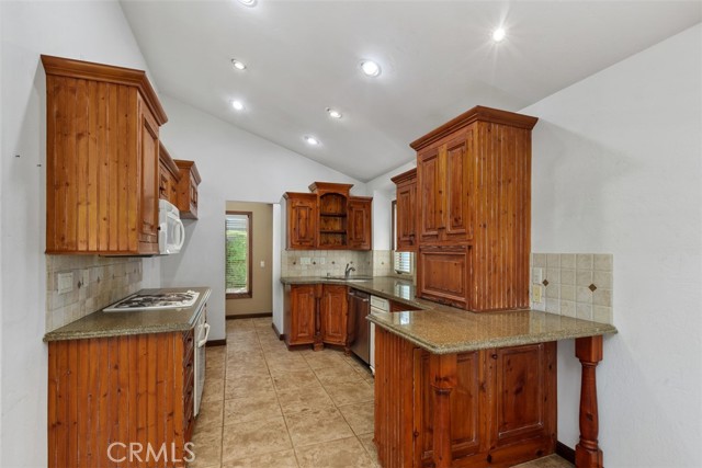 Detail Gallery Image 17 of 39 For 38285 Oaktree, Murrieta,  CA 92562 - 2 Beds | 2/1 Baths