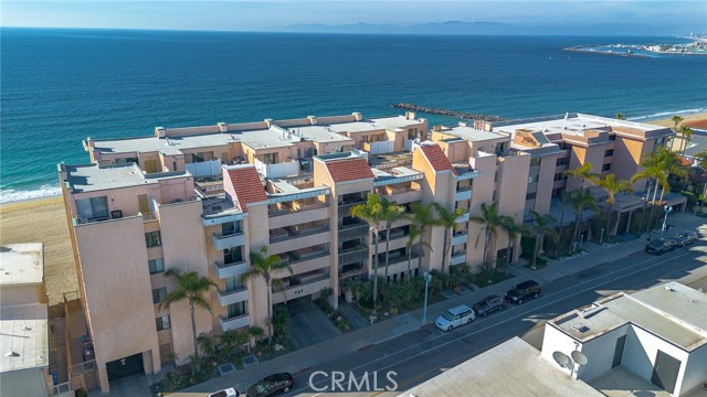 727 Esplanade, Redondo Beach, California 90277, 2 Bedrooms Bedrooms, ,Residential,For Sale,Esplanade,PV25024272