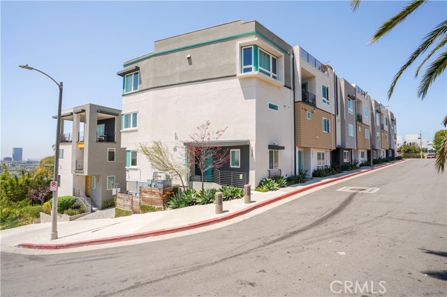 1029 White Knoll Drive, Los Angeles CA: https://media.crmls.org/medias/1d1589fe-6ab7-416f-97d5-1c487e57b3eb.jpg