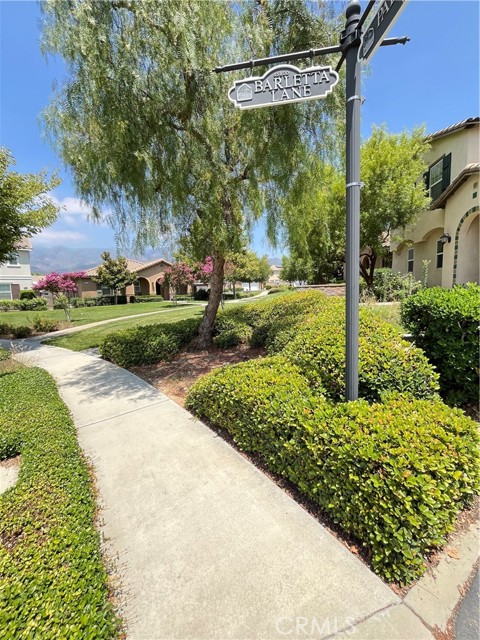 5384 Palestrina Way, Fontana CA: https://media.crmls.org/medias/1d15ca94-0bf0-4642-a67a-ff096c0f0bf1.jpg
