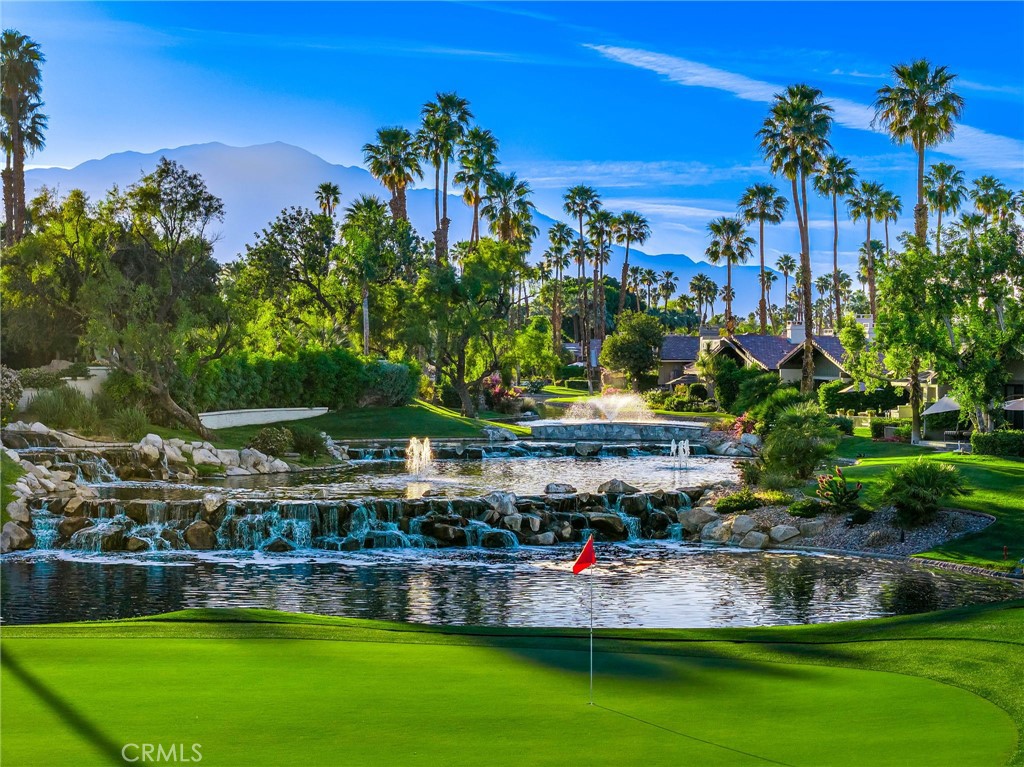 https://media.crmls.org/medias/1d16b593-98f0-470b-bfdd-3afb7136b441.jpg?preset=X-Large
