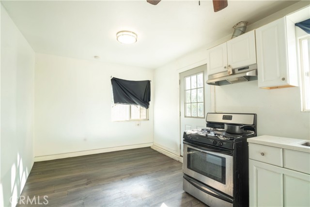 Detail Gallery Image 15 of 23 For 11044 Borden Avenue, Pacoima,  CA 91331 - 7 Beds | 4 Baths