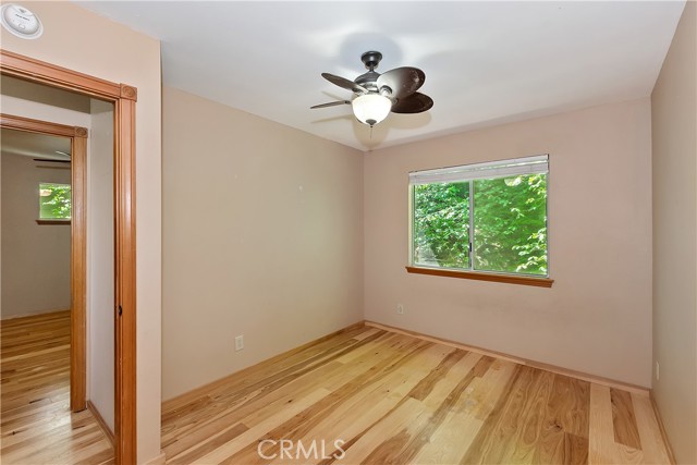 Detail Gallery Image 16 of 32 For 23819 Scenic Dr, Crestline,  CA 92325 - 2 Beds | 1/1 Baths