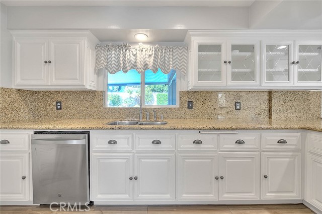 Detail Gallery Image 6 of 70 For 173 W 13th St, Upland,  CA 91786 - 4 Beds | 3/1 Baths