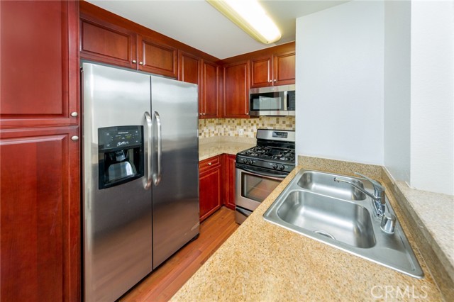 Detail Gallery Image 5 of 19 For 5545 Canoga Ave #320,  Woodland Hills,  CA 91367 - 1 Beds | 1 Baths