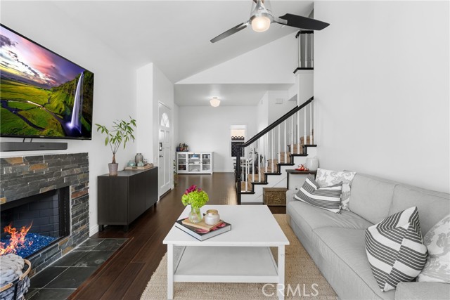 Detail Gallery Image 2 of 34 For 389 Ralcam Pl, Costa Mesa,  CA 92627 - 3 Beds | 2/1 Baths