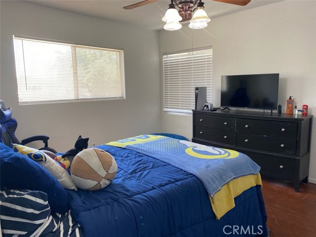 9166 Tamarind Ave., Fontana CA: https://media.crmls.org/medias/1d18a709-c7c9-40e1-acdb-440b73500bd5.jpg