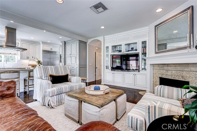 Detail Gallery Image 15 of 40 For 669 25th St, Manhattan Beach,  CA 90266 - 4 Beds | 4 Baths