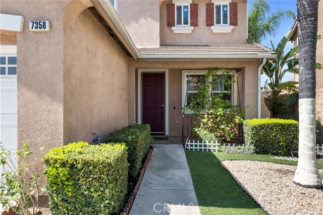 Detail Gallery Image 5 of 47 For 7358 Meade Ct, Fontana,  CA 92336 - 4 Beds | 2/1 Baths