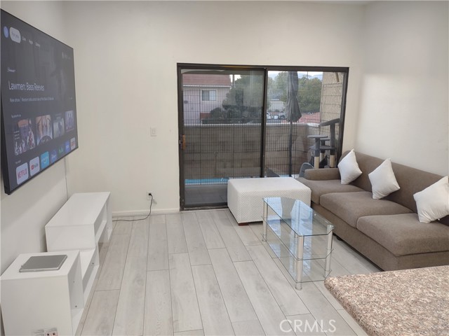 Image 2 of 28 For 10943 Laurel Canyon Boulevard 35