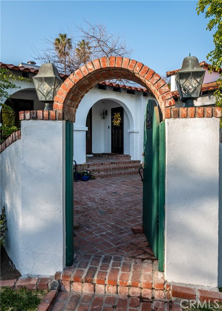 Detail Gallery Image 9 of 47 For 1731 W Kenneth Rd, Glendale,  CA 91201 - 3 Beds | 2 Baths