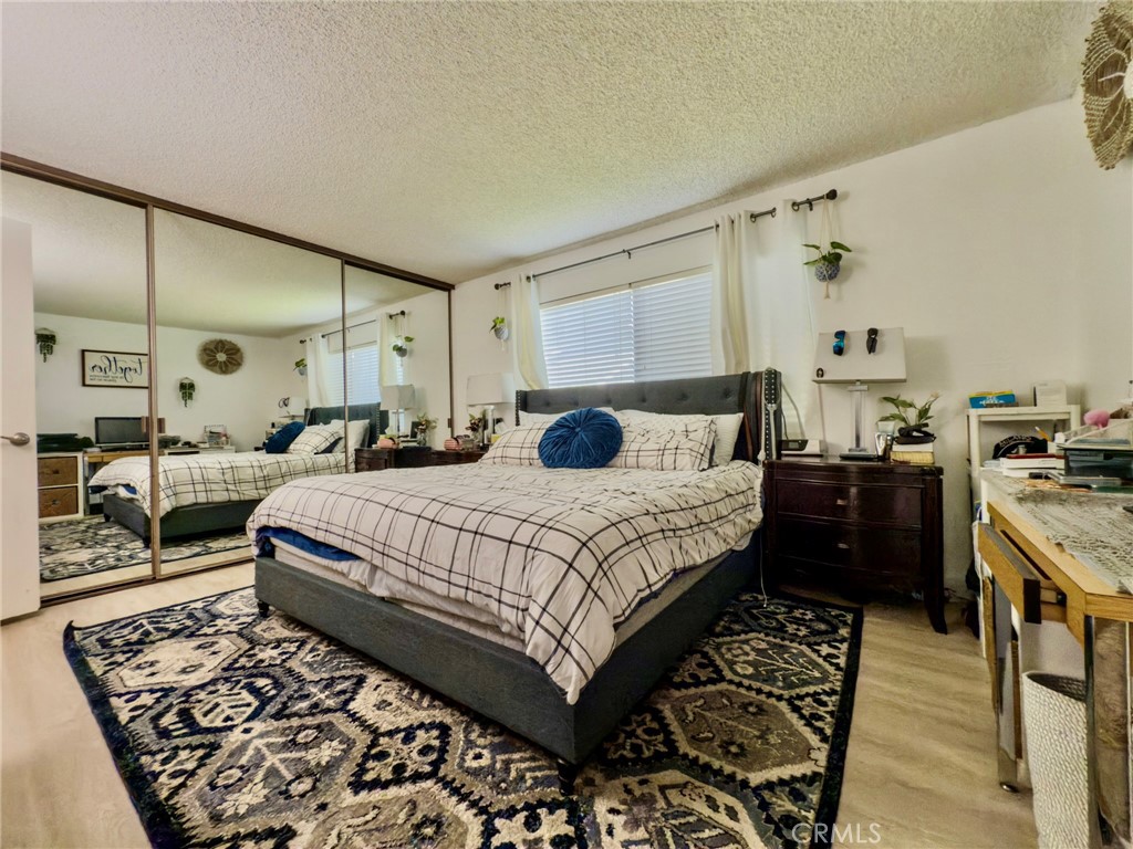 https://media.crmls.org/medias/1d1b4cc4-dce5-49e4-bdfa-60c364d178fc.jpg?preset=X-Large