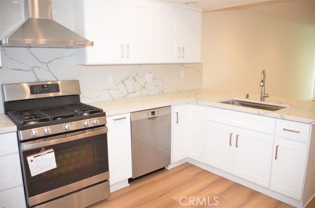 Detail Gallery Image 13 of 39 For 64 Oak Tree Lane, Irvine,  CA 92612 - 4 Beds | 2/1 Baths