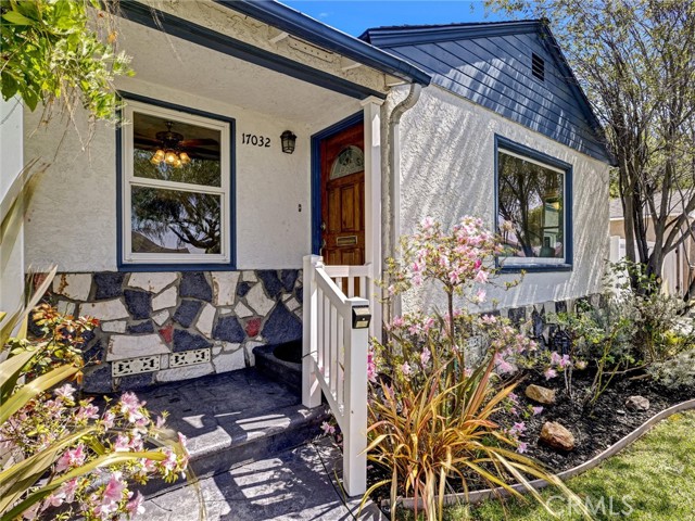 Detail Gallery Image 5 of 44 For 17032 Falda, Torrance,  CA 90504 - 3 Beds | 2 Baths