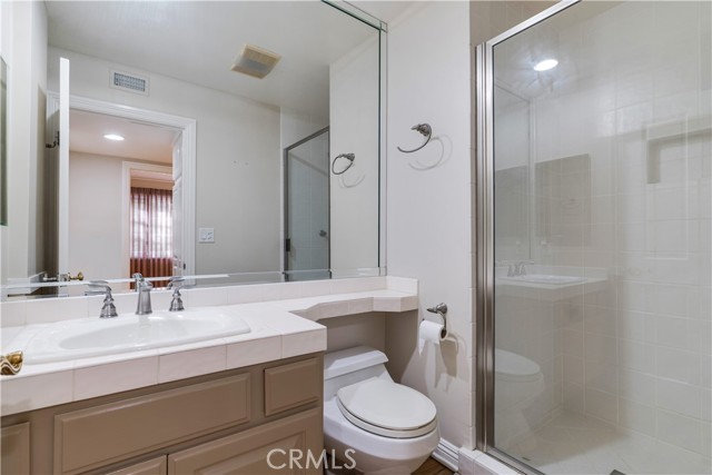 Detail Gallery Image 23 of 33 For 4525 Vista De Oro Ave, Woodland Hills,  CA 91364 - 5 Beds | 4/2 Baths