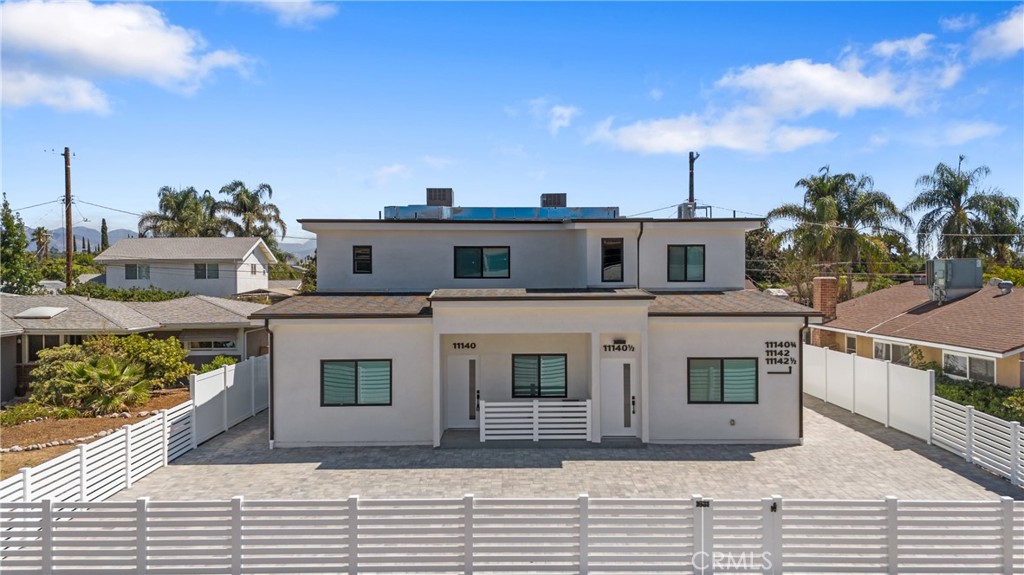 11140 Woodley Avenue #1/4