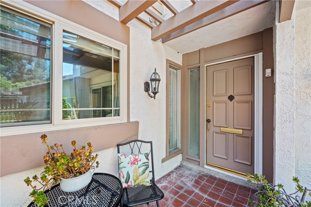 Detail Gallery Image 4 of 40 For 652 via Zapata, Riverside,  CA 92507 - 3 Beds | 2/1 Baths