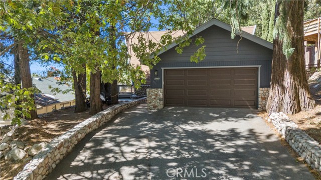 Detail Gallery Image 2 of 40 For 26413 Apache Trl, Rimforest,  CA 92378 - 2 Beds | 1 Baths