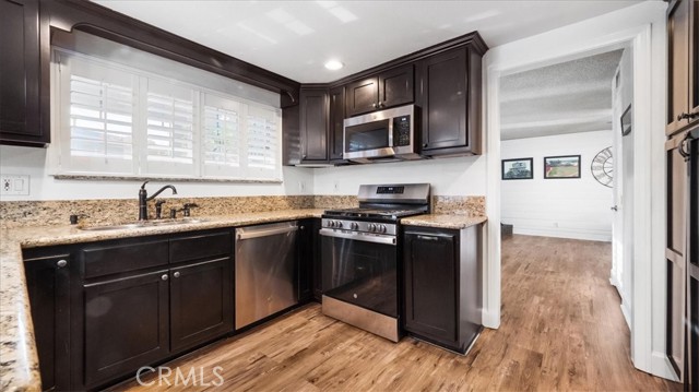 Detail Gallery Image 10 of 38 For 1016 Dracena Ct, Redlands,  CA 92374 - 4 Beds | 2 Baths