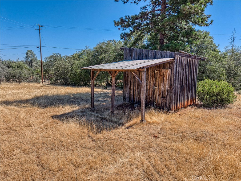 https://media.crmls.org/medias/1d1ce225-fccd-46c9-96c2-bfce60a412c4.jpg?preset=X-Large