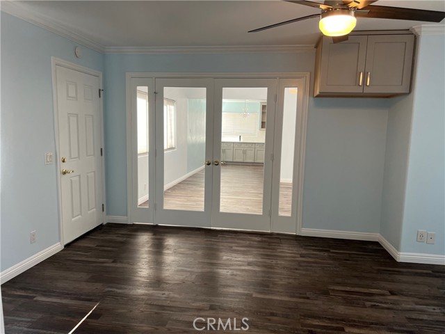 Detail Gallery Image 22 of 42 For 18614 Liggett St, Northridge,  CA 91324 - 5 Beds | 3/1 Baths