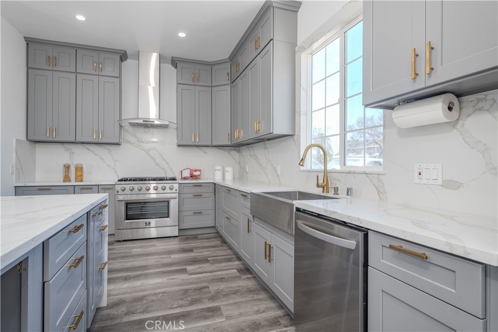 1224 E Live Oak Court