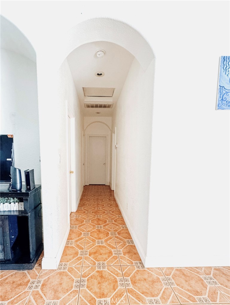 https://media.crmls.org/medias/1d1f1e78-be13-4fd3-9a0e-7d0b26dfa2fa.jpg?preset=X-Large